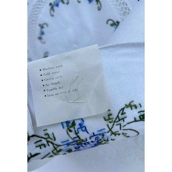 Vintage Hand Cross Stitch and Hand Crochet Lace Oval Table Mat White Size 36x36 - Picture 4 of 10